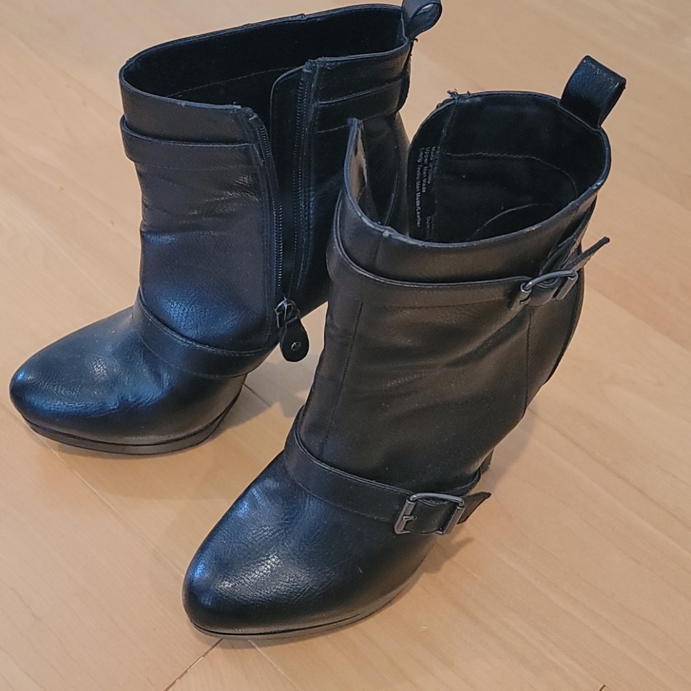 3.5 inch black boots